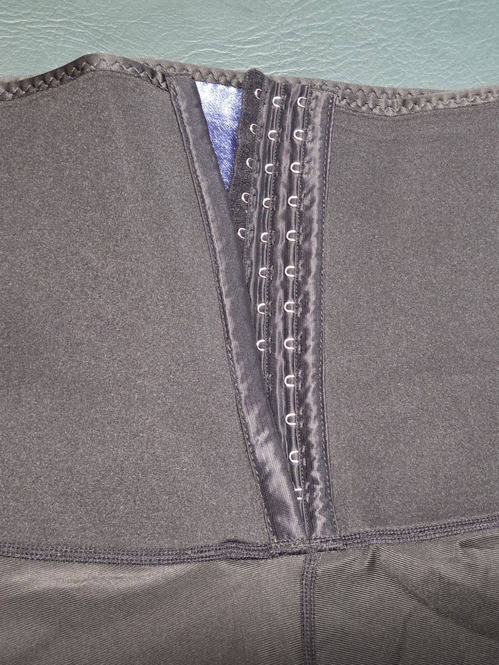 **Black High-Waist Control Top Shaping Leggings with Purple Lining - Neoprene** - Picture 3 of 7